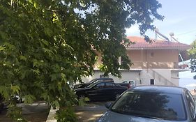 Δωμάτια Ελένη Κανδηλάρη